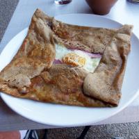 Crepes were popular fare for lunches along the way.