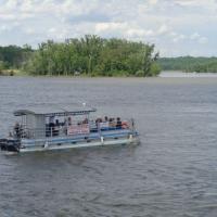 Group heading out to Hudson-Athens Lighthouse