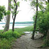 Making our way along the trail to Saugerties Lighthouse