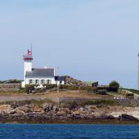 With the fog gone, we got a good view of the Ile Warc'h Lighthouse with Ile Vierge in the background.