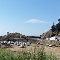 A stop at the Port de la Meule provided evidence of the extreme tidal ranges along the Brittany Coast