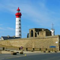 Another wonderful light station - St Mathieu, its auxiliary light and semaphore.