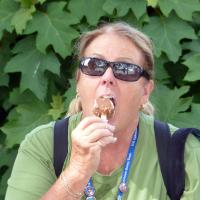 Wanda found ice cream at the bakery.